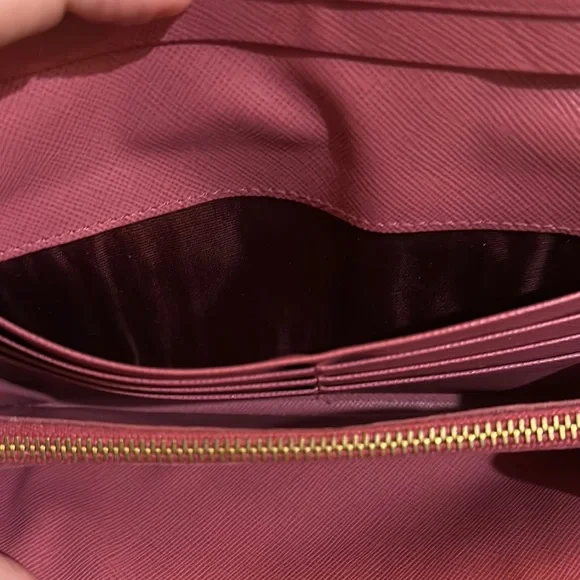 Prada Bag - Picture 13 of 17